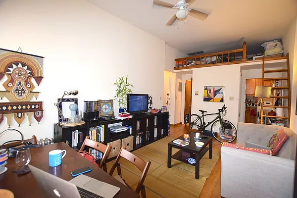 Rented by City Stop Realty | media 16