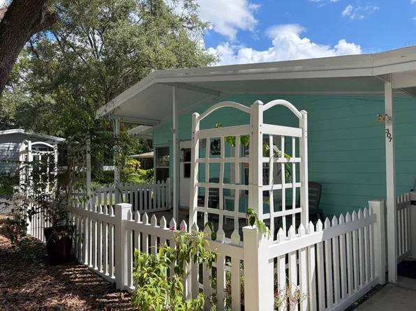 307 Notch Ln, Deland, FL 32724