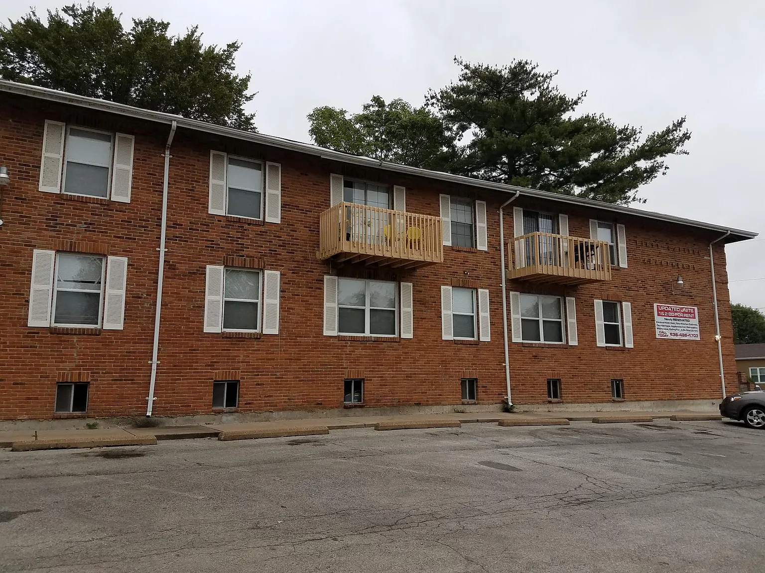 505 N Benton Ave — Photo 2