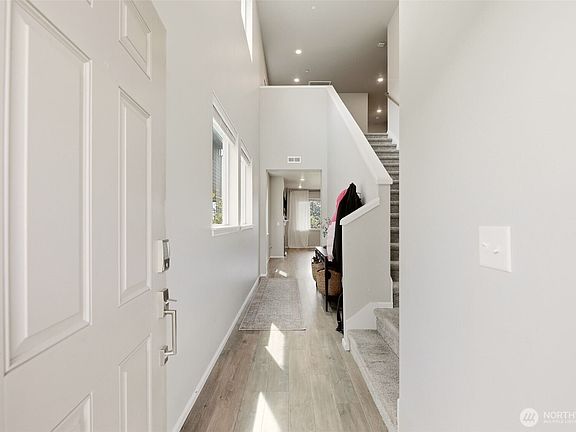 3rd image of 3514 80th Avenue NE