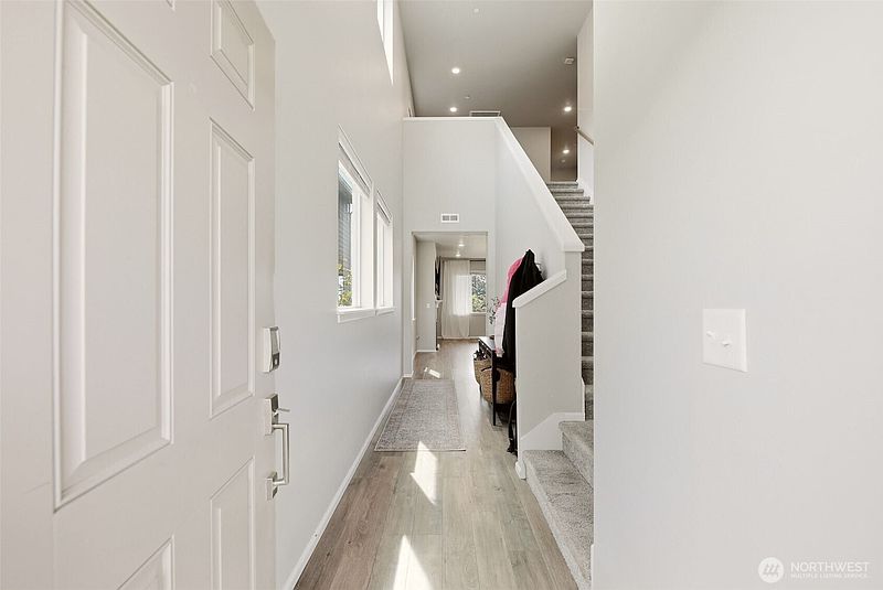 3rd image of 3514 80th Avenue NE