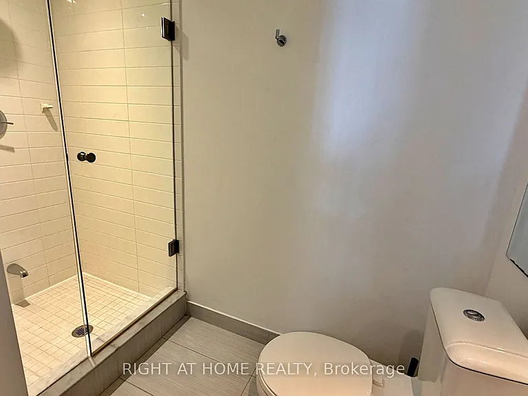 386 Yonge St #4207 — Photo 34