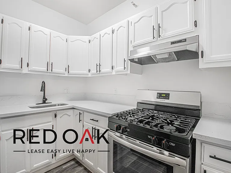 5233 Monte Vista St #306 — Photo 2