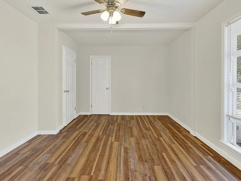 4634 Weir Dr — Photo 9