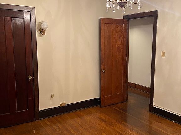 5th image of 711 N 2nd St APT 5
