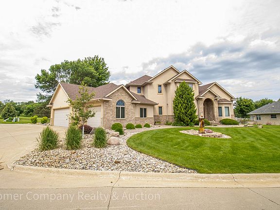 5th image of 805 Heritage Dr