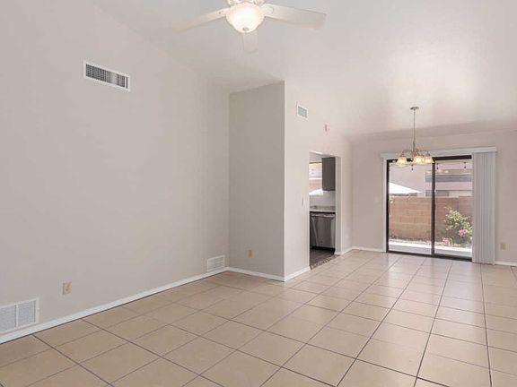 4th image of 3045 W Country Meadow Dr