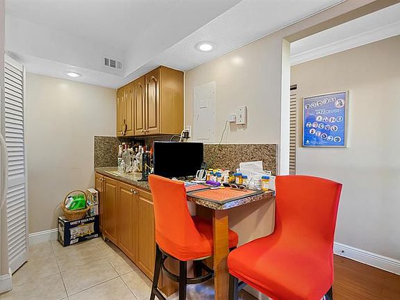 3rd image of 5860 NW 44th St APT 710