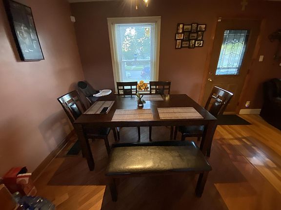 3rd image of 10833 S Avenue O