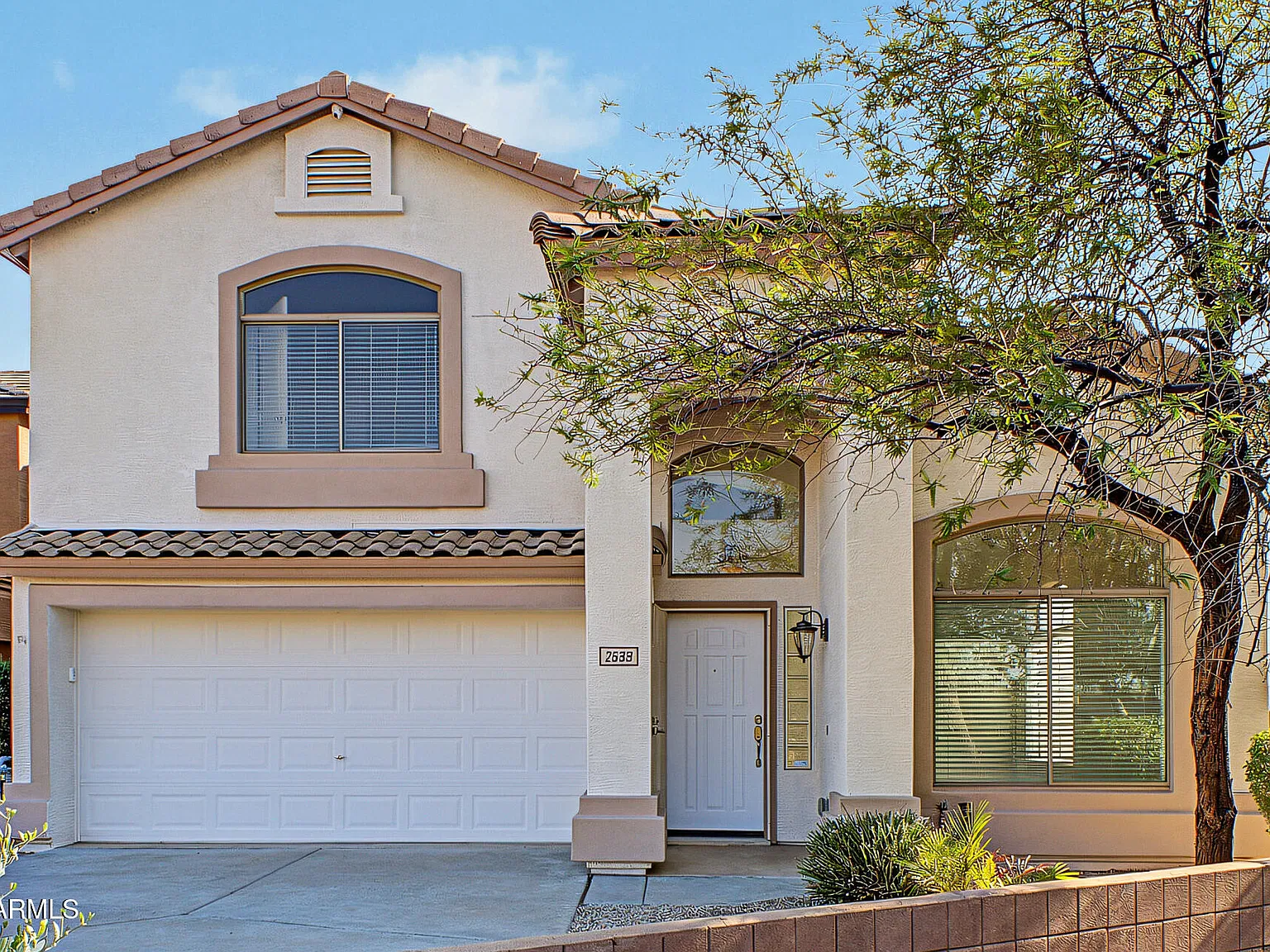4 bed, 2.5 bath, 1982 sqft, $2,850 — Photo 2