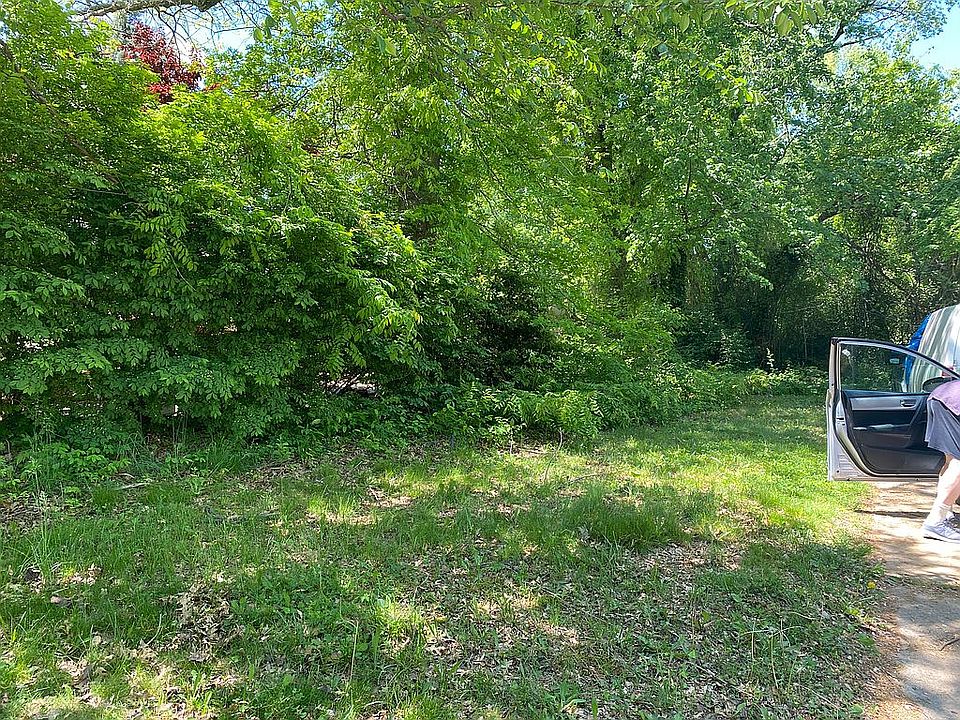 2nd image of 309 Oak Ave