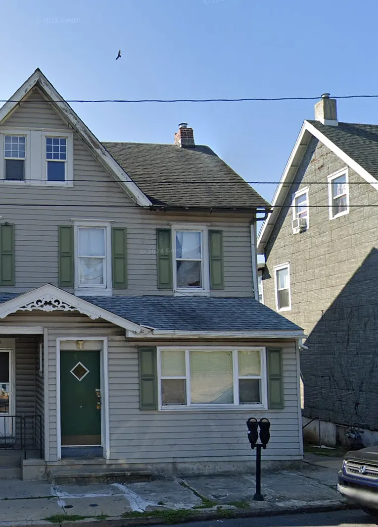 618 E Lincoln Highway — Photo 1
