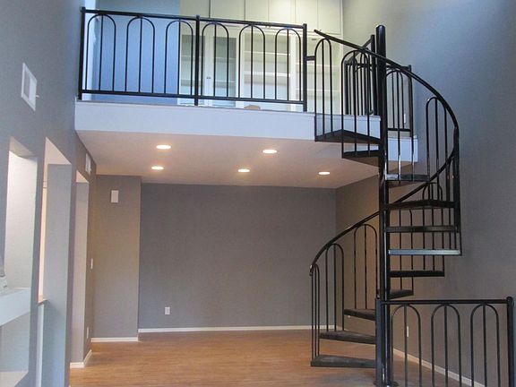 4th image of 3212 E Kelton Ln Unit 102