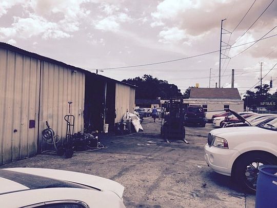 3rd image of 1507 E Lake Ave