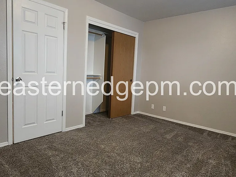625 SW 19th St #6 — Photo 16