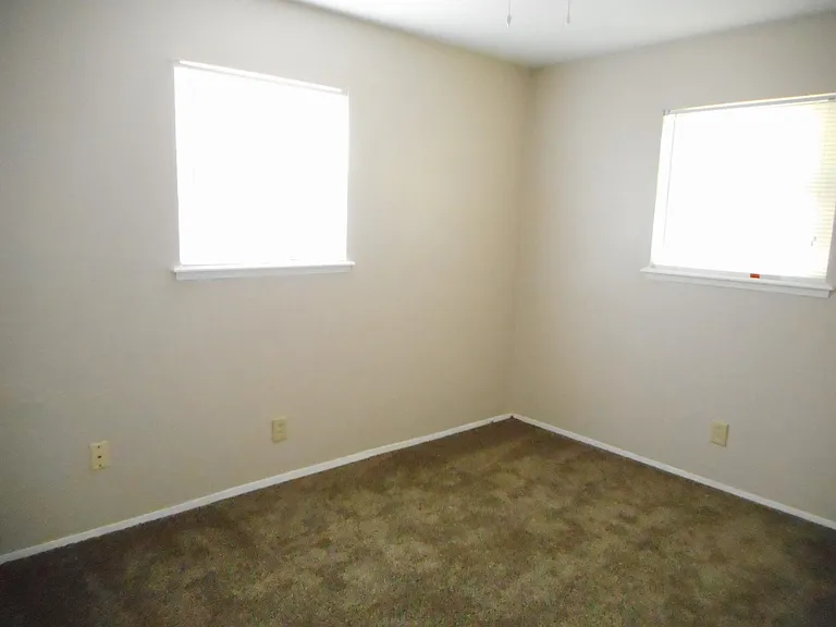 6605 S Phillips Ave — Photo 4