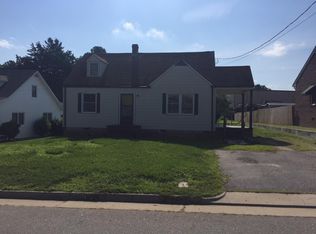 207 S Thomas St, South Hill, VA 23970