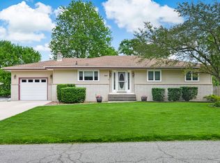 8621 Dewey St, Crown Point, IN 46307