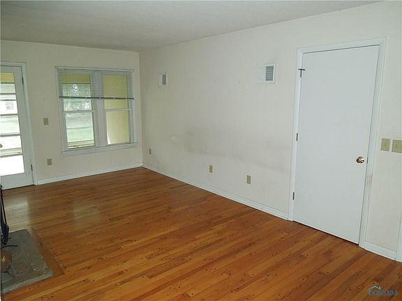 4th image of 548 E 5th St