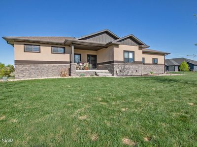 2226 Palisades Ln, Watertown, SD, 57201