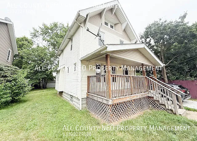 1114 Herberich Ave — Photo 2