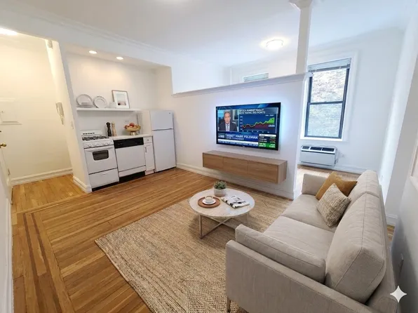 214 East 51st Street image 1 of 4