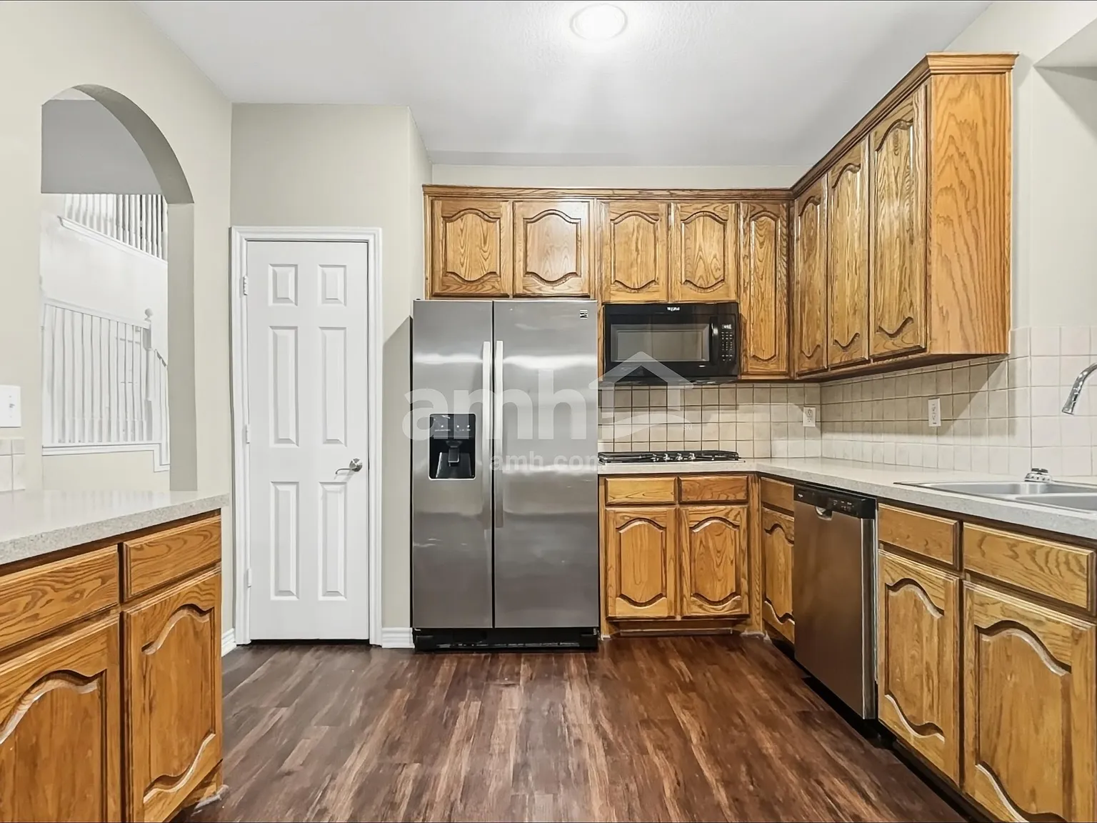 5 bed, 3.5 bath, 4131 sqft, $3,615 — Photo 3