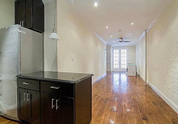 3rd image of 631 E 6th St #1W