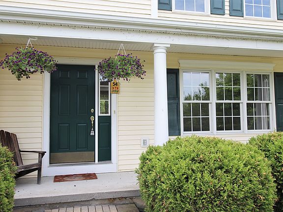 3rd image of 54 Shinnecock Hills Dr