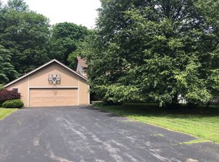 49 Hillbridge Cir, Rochester, NY 14612