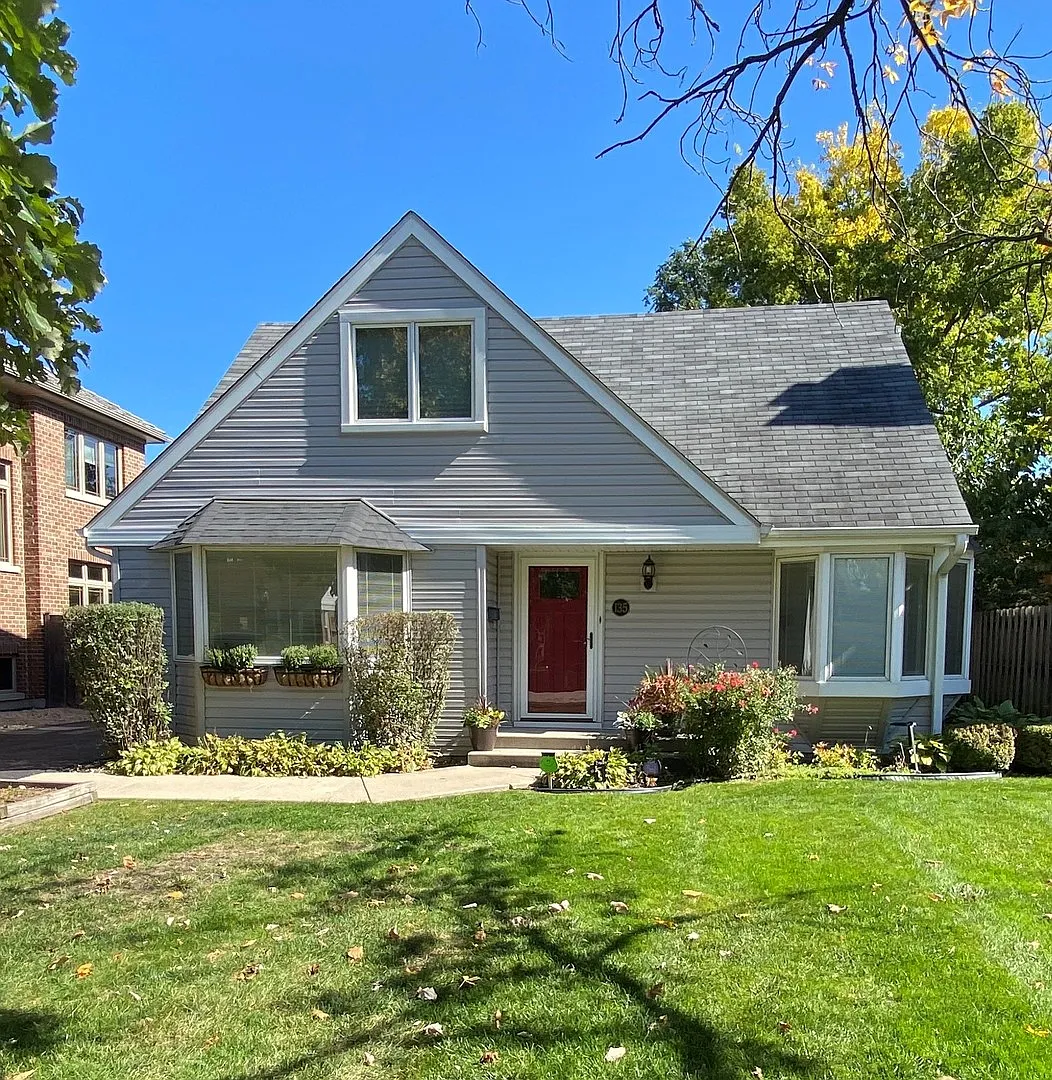 135 Montgomery Ln photo 1