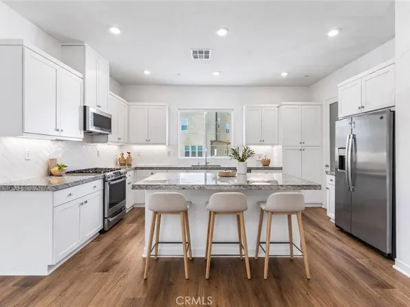 27568 Heron Pl, Valencia, CA 91381