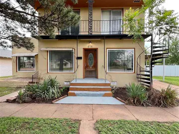 616 N 6th St, Perry, OK 73077