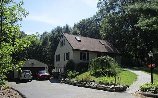 1st image of 5 Laurelwood Dr
