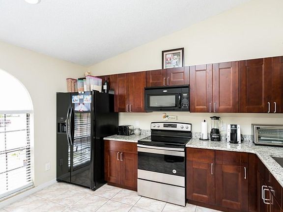 3rd image of 3133 Arrow Dr