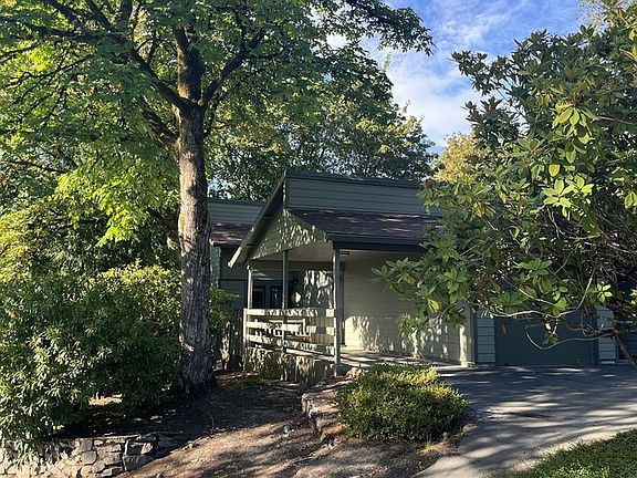3rd image of 3831 SW Canby St #3831