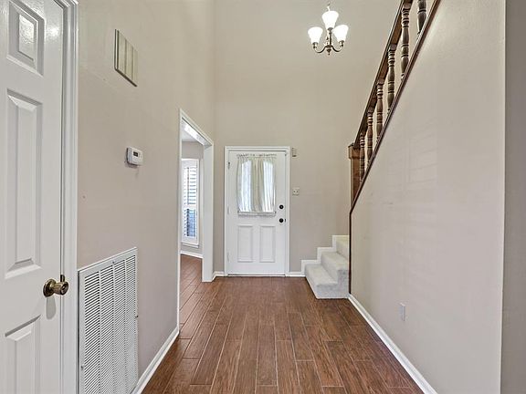 4th image of 3127 Stoney Brook Ln