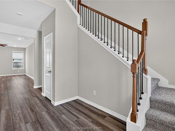 3rd image of 1165 Verona Dr