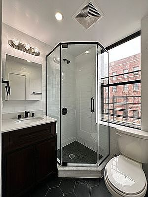4th image of 2102 Regent Pl APT 2B
