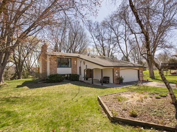 15372 Sandhill Cir, Eden Prairie, MN 55347