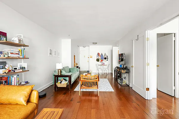 Sold by Elegran | media 4