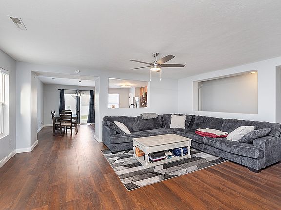 4th image of 11520 Planewood Cir