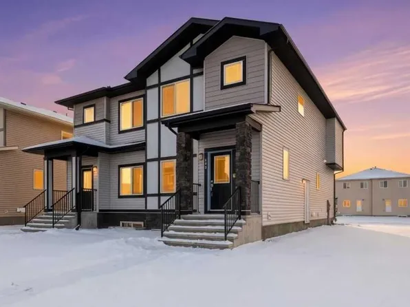 21 E Cornerbrook Ln NE, Calgary, AB T3N 2H1