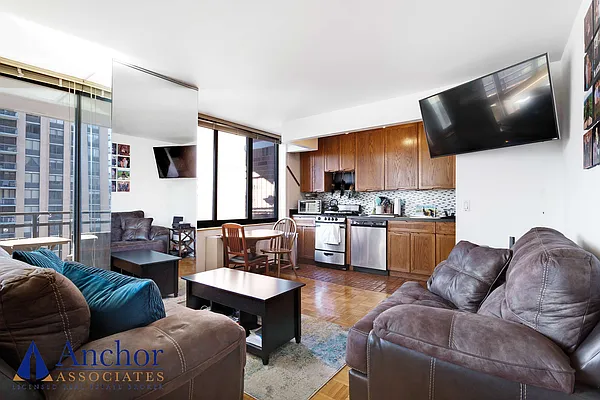 Rented by Anchor Associates | media 16