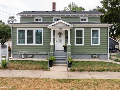 165 Seneca St, Elgin, IL, 60120