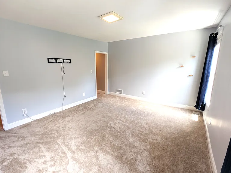 5225 Lotus Way — Photo 7