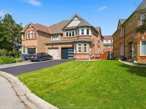 6981 Dunnview Ct, Mississauga, ON L5N 7E4