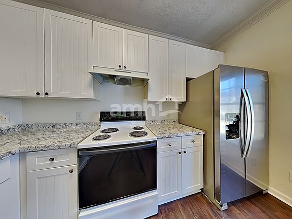 3rd image of 5320 Sahalee Way