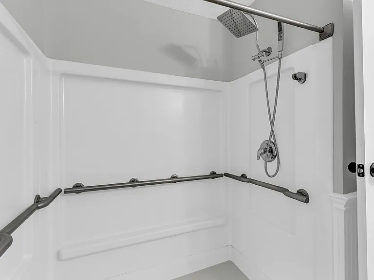 123 Peachtree Dr — Photo 28