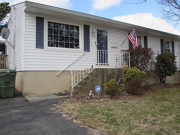 3rd image of 201 N Bruffey St